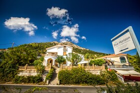Blue Horizon Studios & Apartments