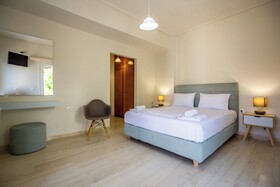 Blue Horizon Studios & Apartments
