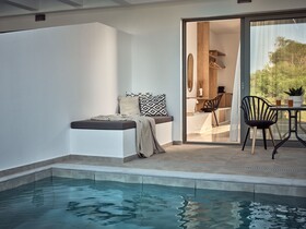 Cassiopeia Rooms & Suites