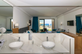Cavo Orient Beach Hotel