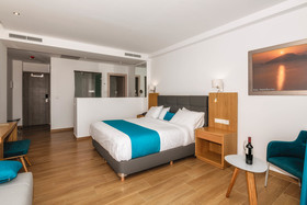 Cavo Orient Beach Hotel