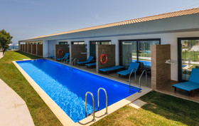 Cavo Orient Beach Hotel
