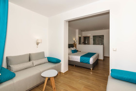 Cavo Orient Beach Hotel