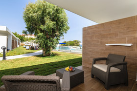 Cavo Orient Beach Hotel