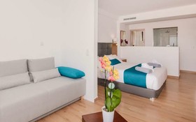 Cavo Orient Beach Hotel