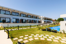 Cavo Orient Beach Hotel