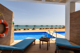 Cavo Orient Beach Hotel