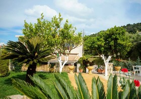 Costas studios