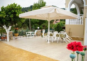 Costas studios