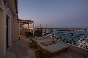 Dali Luxury Rooms