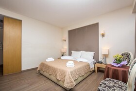 Dali Luxury Rooms
