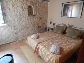 Diamond Suites