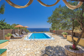 Emerald Villas & Suites