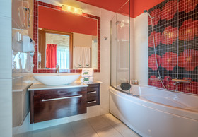 Emerald Villas & Suites