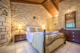 Emerald Villas & Suites