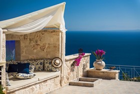 Emerald Villas & Suites