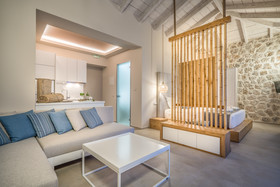 Emerald Villas & Suites