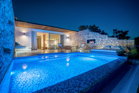 Emerald Villas & Suites