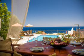 Emerald Villas & Suites