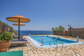 Emerald Villas & Suites