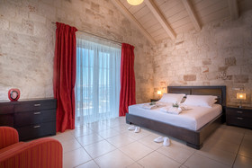 Emerald Villas & Suites