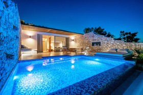 Emerald Villas & Suites