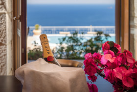 Emerald Villas & Suites