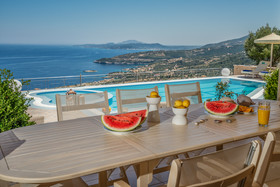 Emerald Villas & Suites