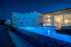 Emerald Villas & Suites