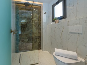 Isola Apartments Junior Suites