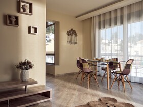 Laura Suites