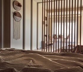 Laura Suites