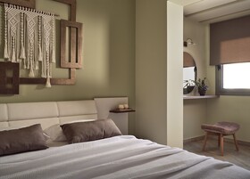 Laura Suites