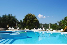 Lofos Strani Hotel