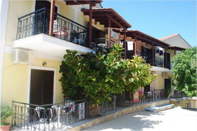 Lofos Strani Hotel