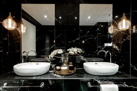 Maison Downtown Luxury Apartments