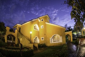 Amatique Bay Hotel