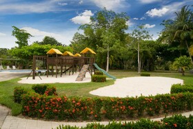 Amatique Bay Hotel