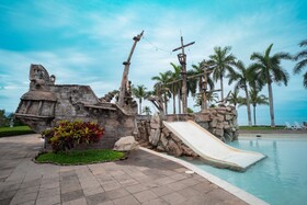 Amatique Bay Hotel
