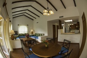 Amatique Bay Hotel