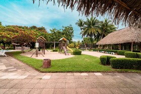Amatique Bay Hotel