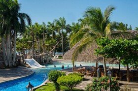 Amatique Bay Hotel
