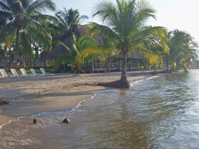 Amatique Bay Hotel
