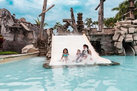 Amatique Bay Hotel
