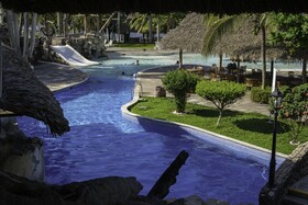 Amatique Bay Hotel