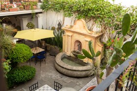 La Villa Serena Bed & Breakfast