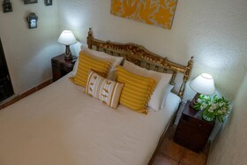 La Villa Serena Bed & Breakfast