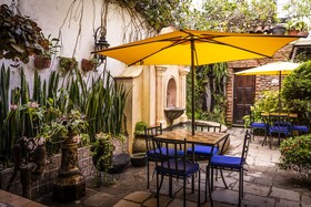 La Villa Serena Bed & Breakfast