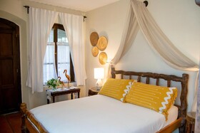 La Villa Serena Bed & Breakfast