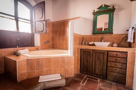 La Villa Serena Bed & Breakfast